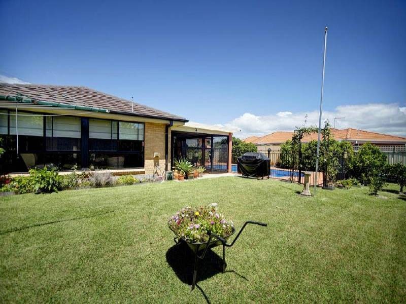 4 Riana Crescent, Forster NSW 2428