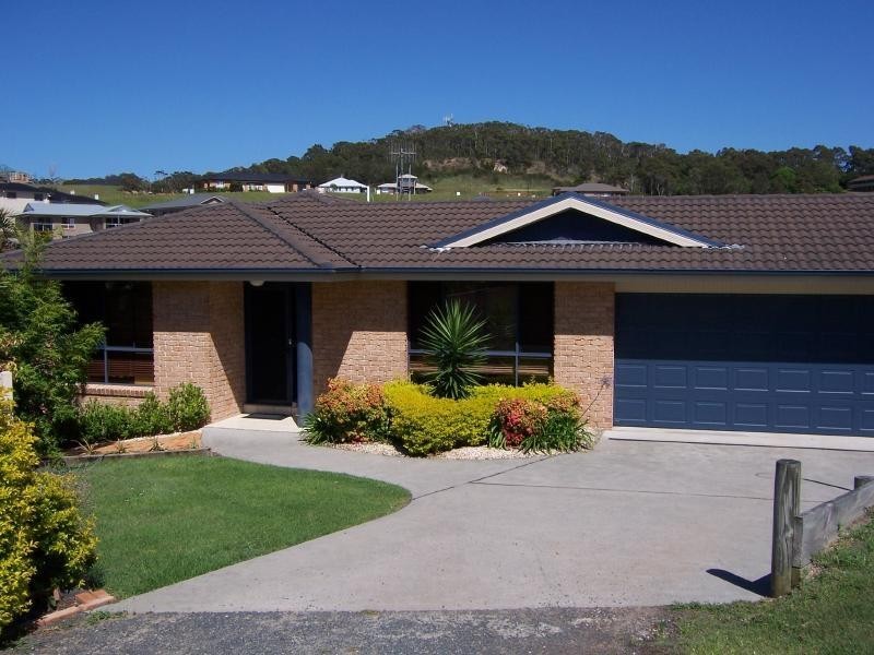 19 Bennett Place, Forster NSW 2428