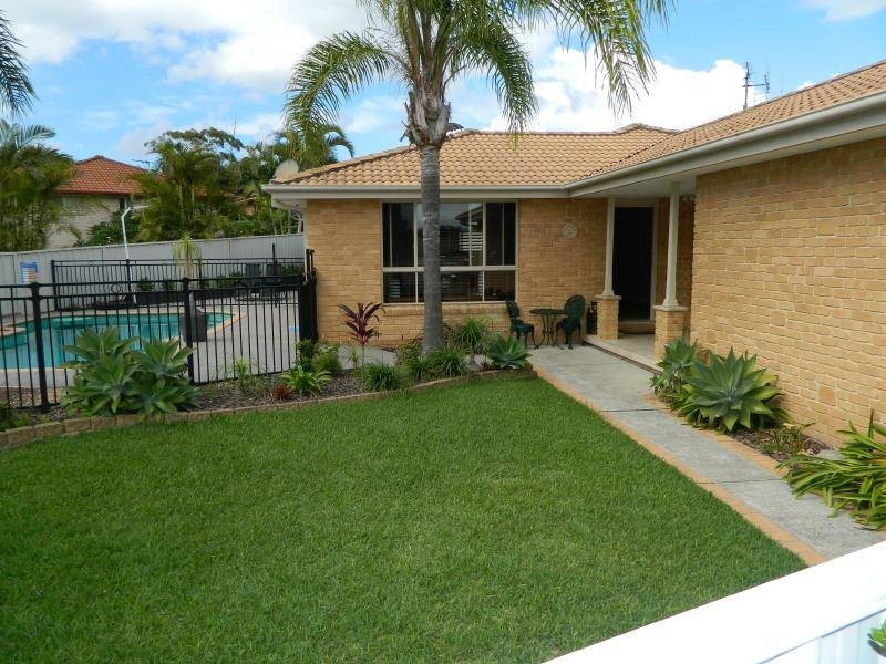 5 Paruna Court, Forster NSW 2428