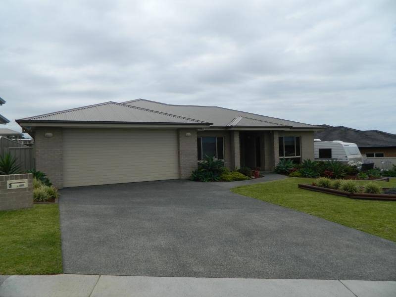 3 Wirrana Circuit, Forster NSW 2428