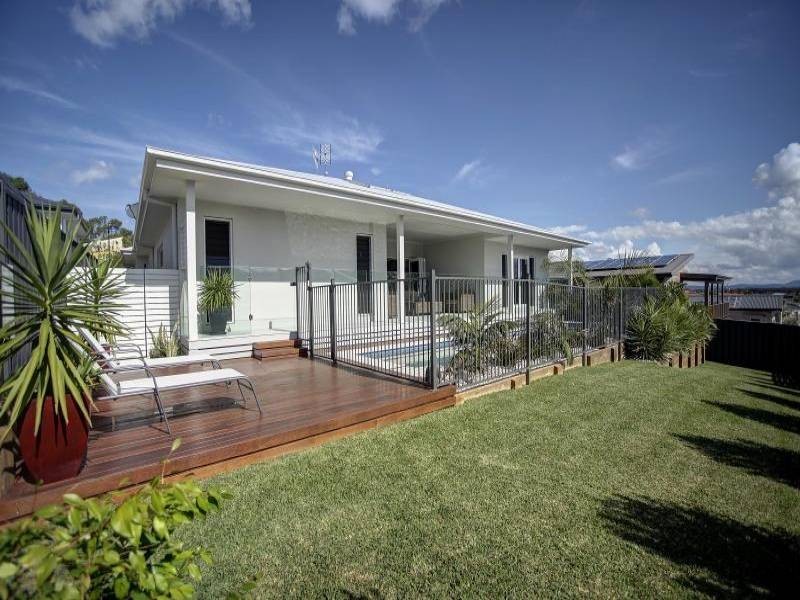 11 Isabella Parade, Forster NSW 2428