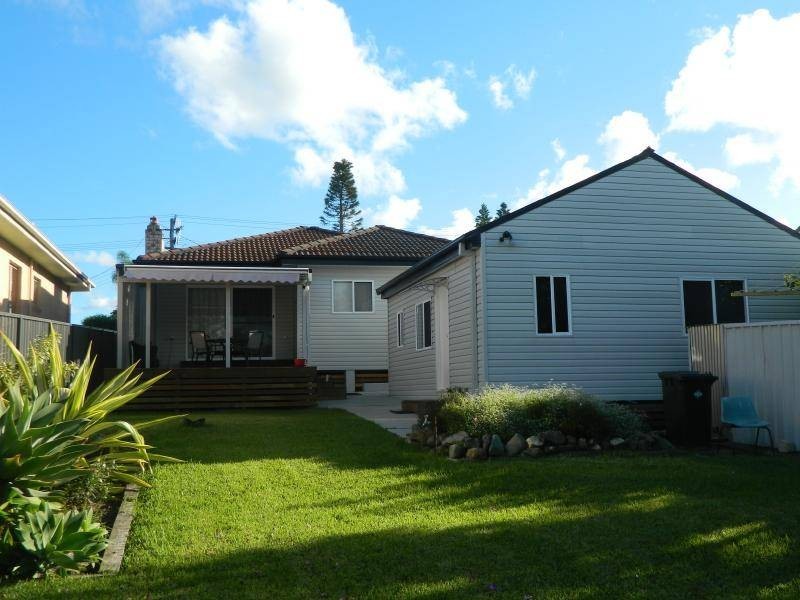 35 Helen St, Forster NSW 2428