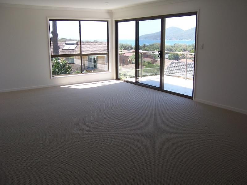 25 Lake Vista Crescent, Forster NSW 2428