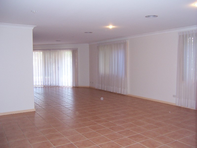 17 Robina Grove, Forster NSW 2428