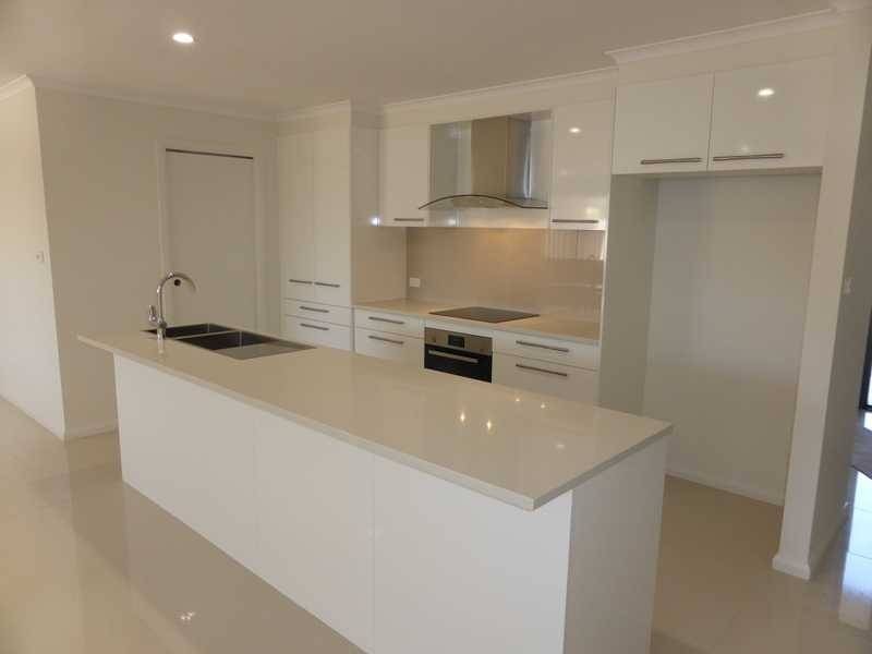 2/1 Cedar Grove, Forster NSW 2428