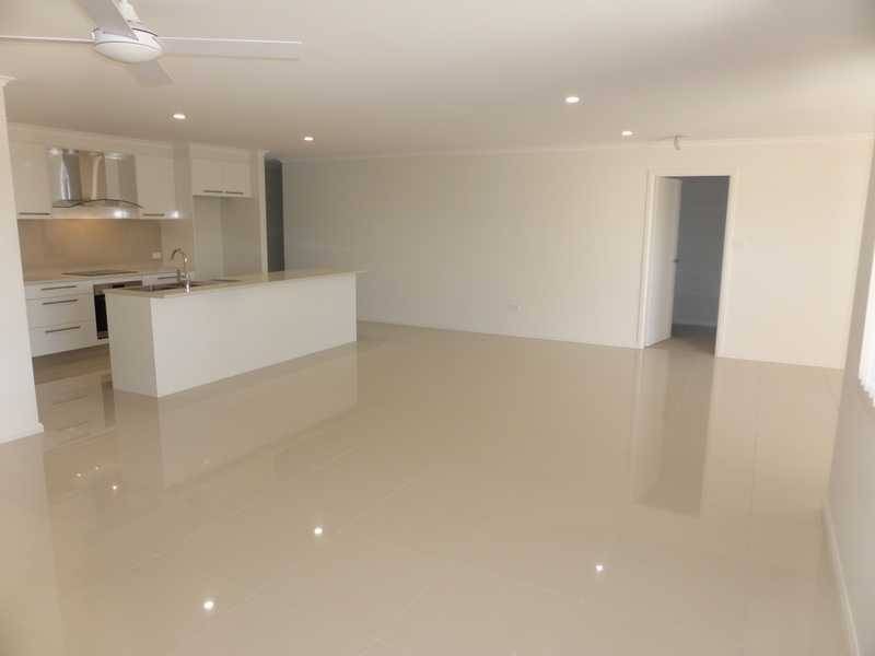 2/1 Cedar Grove, Forster NSW 2428