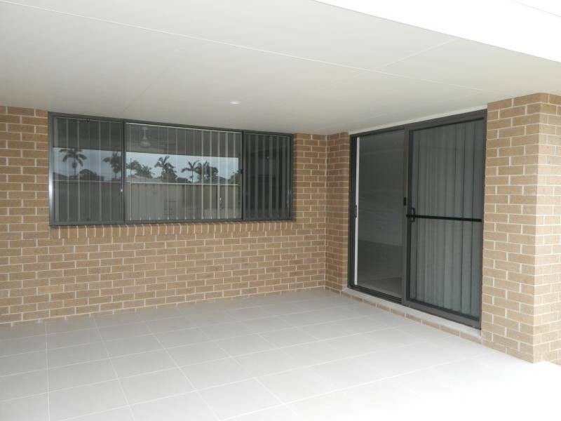 2/1 Cedar Grove, Forster NSW 2428