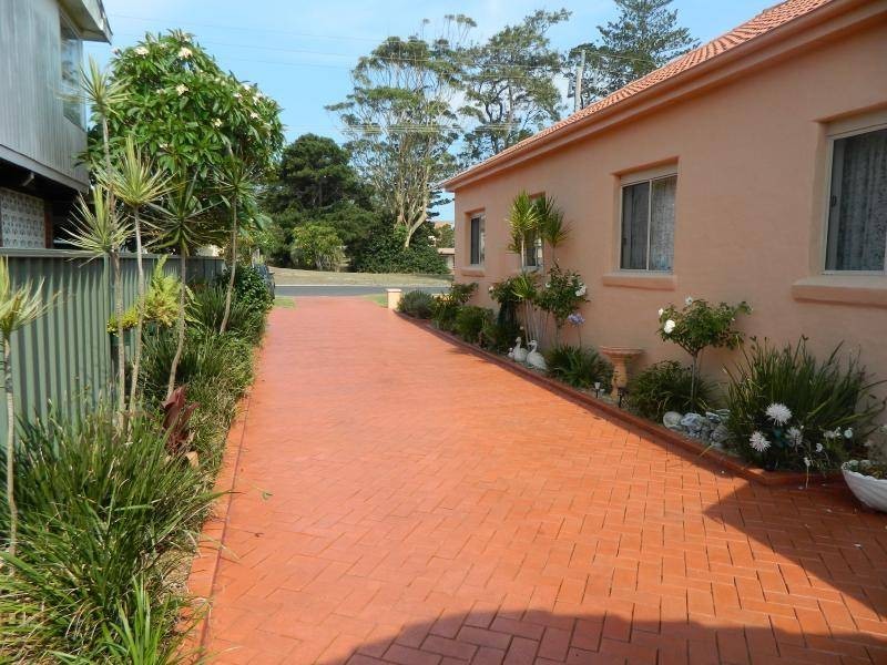 12 Bent Street, Tuncurry NSW 2428