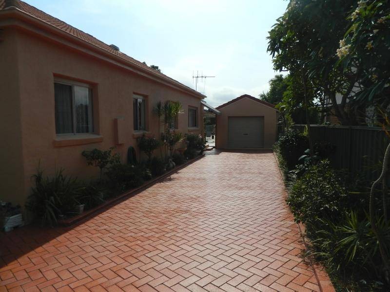 12 Bent Street, Tuncurry NSW 2428