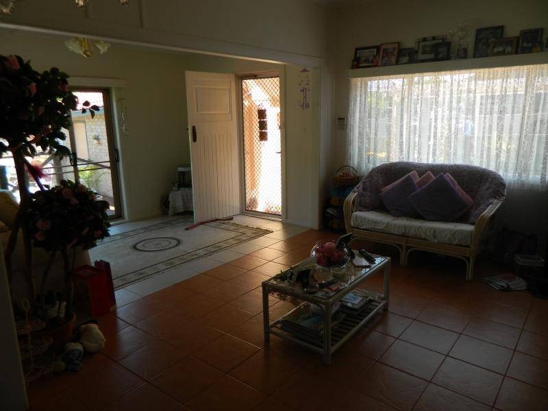 12 Bent Street, Tuncurry NSW 2428