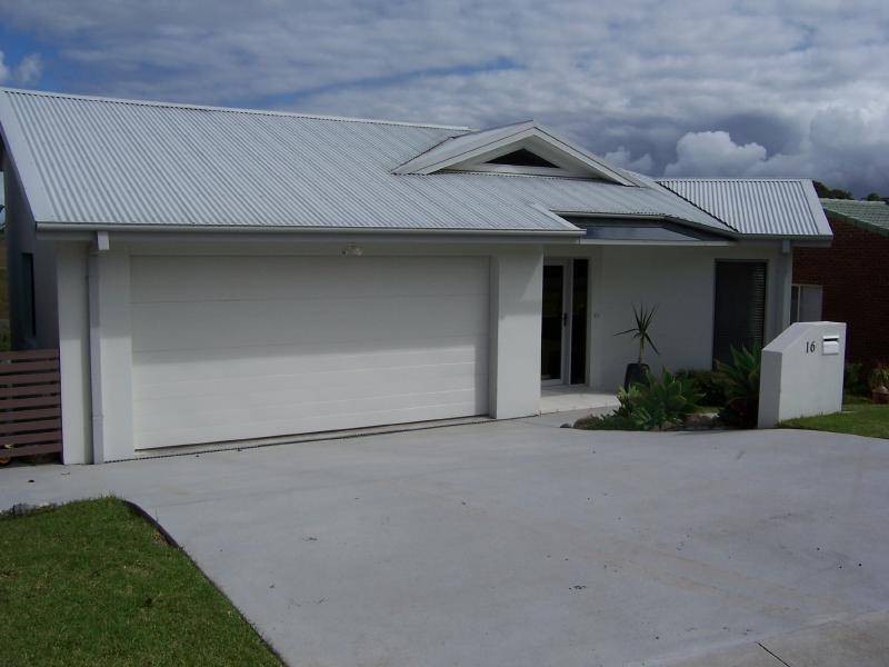 16 Belton Way, Forster NSW 2428