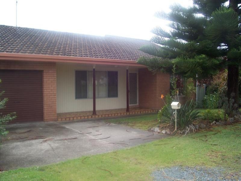 83 Lake Street, Forster NSW 2428
