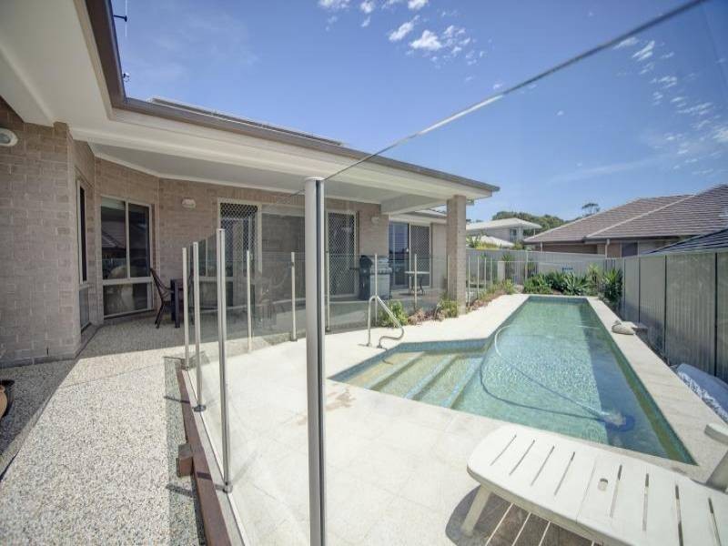 3 Wirrana Circuit, Forster NSW 2428