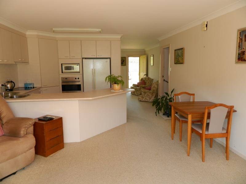 2/2 Wills Court, Forster NSW 2428