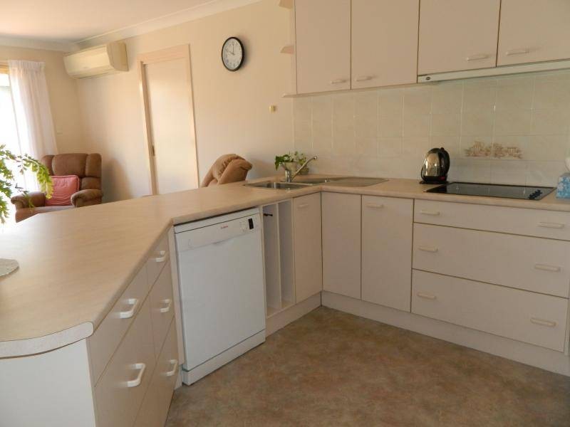 2/2 Wills Court, Forster NSW 2428