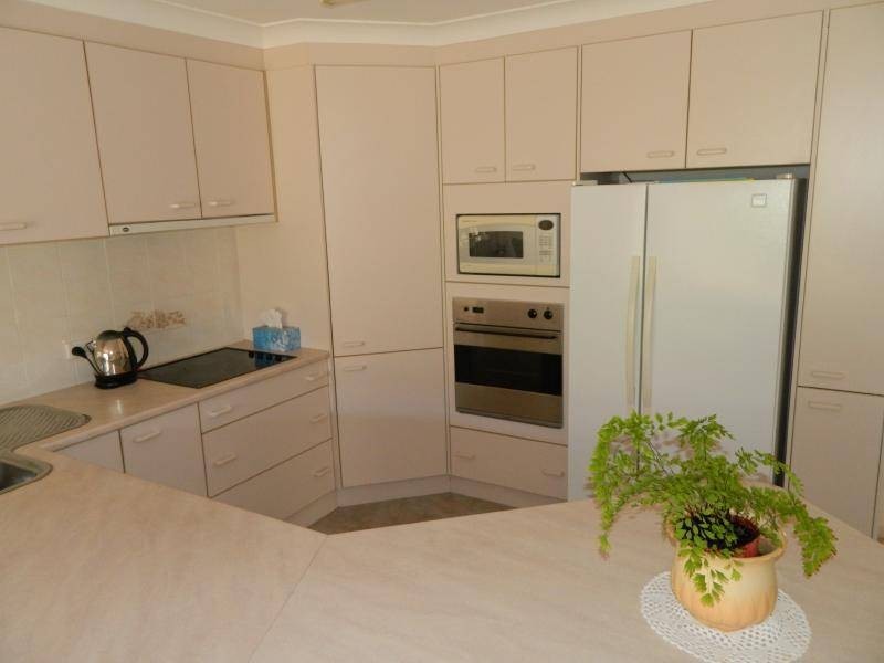 2/2 Wills Court, Forster NSW 2428