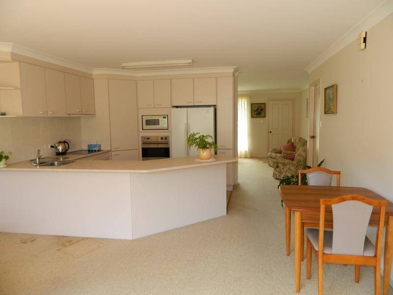 2/2 Wills Court, Forster NSW 2428