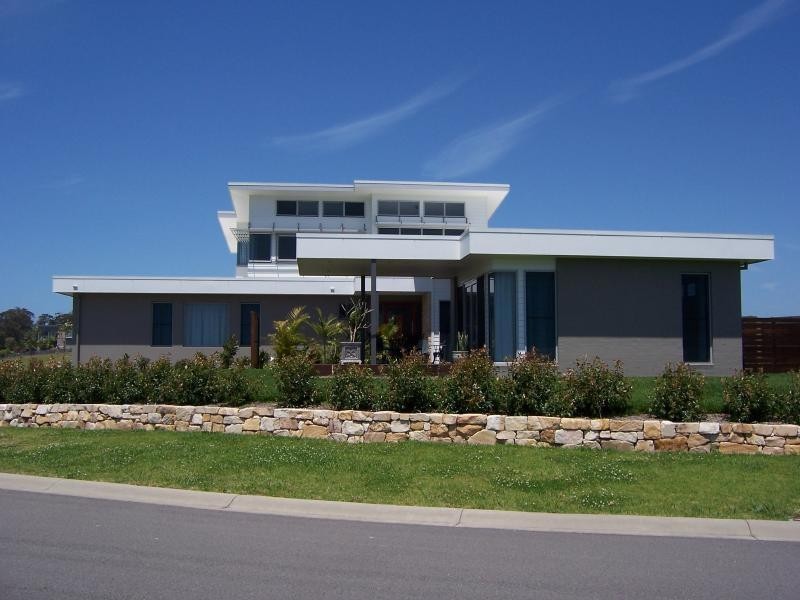 13 Torquay Circuit, Red Head NSW 2430