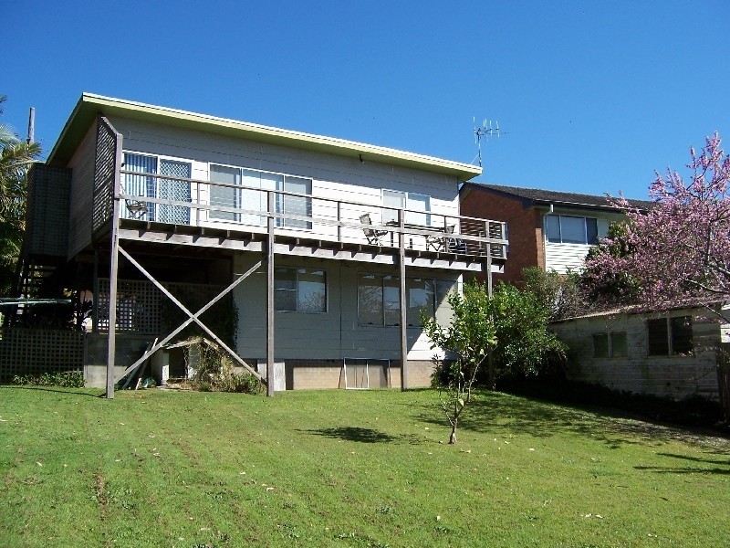 6 Surfview Avenue, Hallidays Point NSW 2430