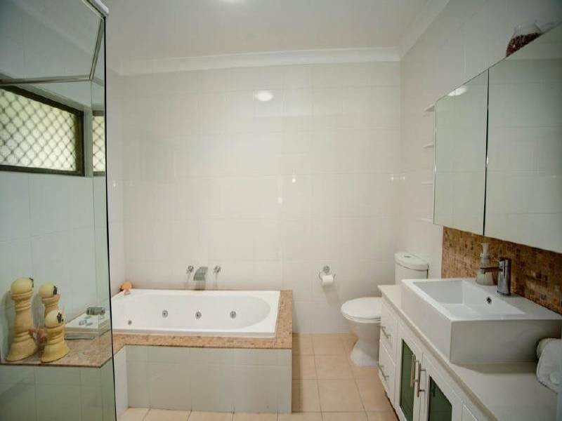 1204 The Lakesway, Darawank NSW 2428