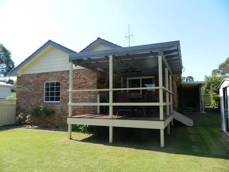 90 Strand Street, Forster NSW 2428