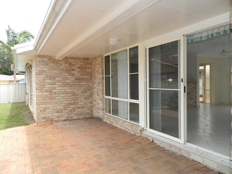 1/6a Wallamba Close, Tuncurry NSW 2428