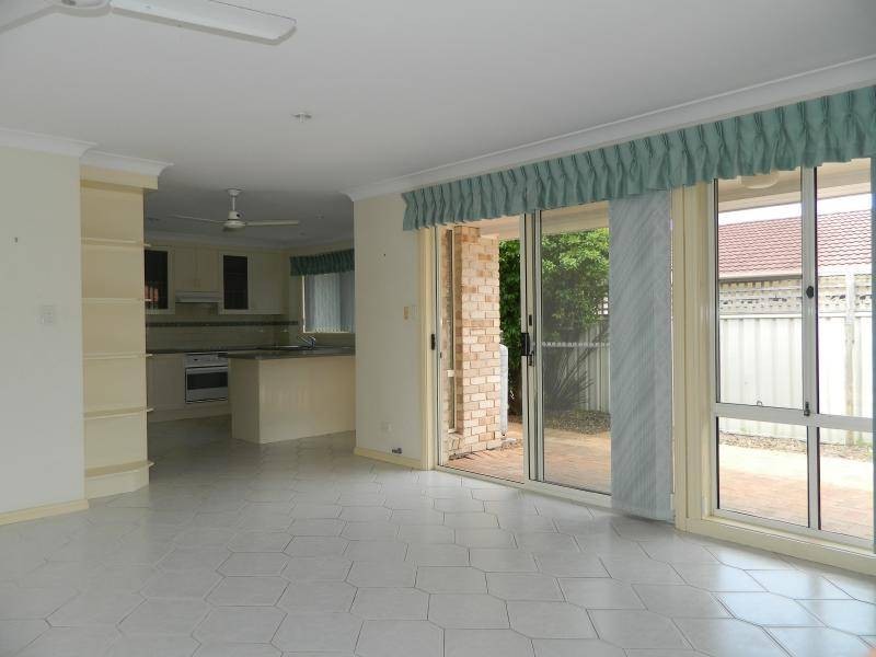 1/6a Wallamba Close, Tuncurry NSW 2428