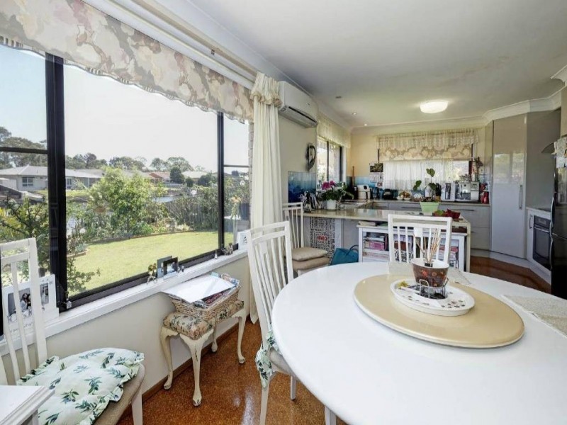 90 Elizabeth Parade, Forster NSW 2428