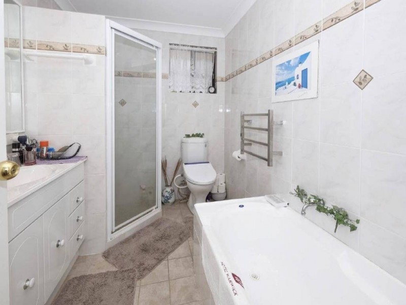 90 Elizabeth Parade, Forster NSW 2428