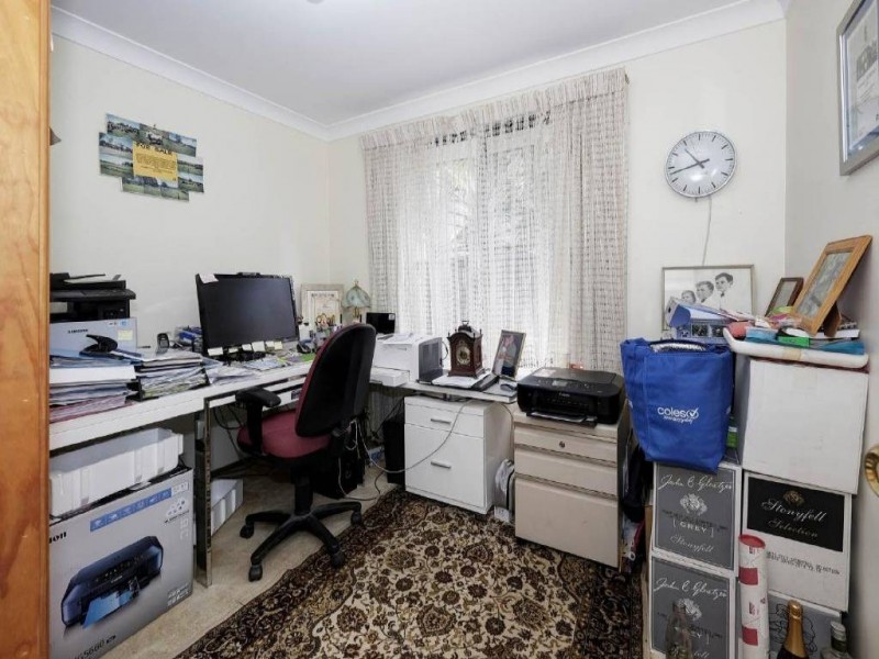 90 Elizabeth Parade, Forster NSW 2428