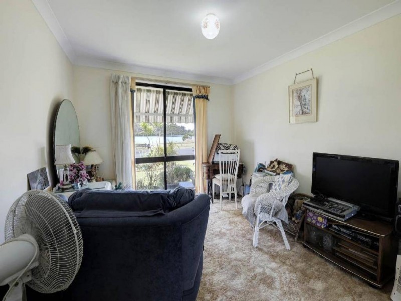 90 Elizabeth Parade, Forster NSW 2428