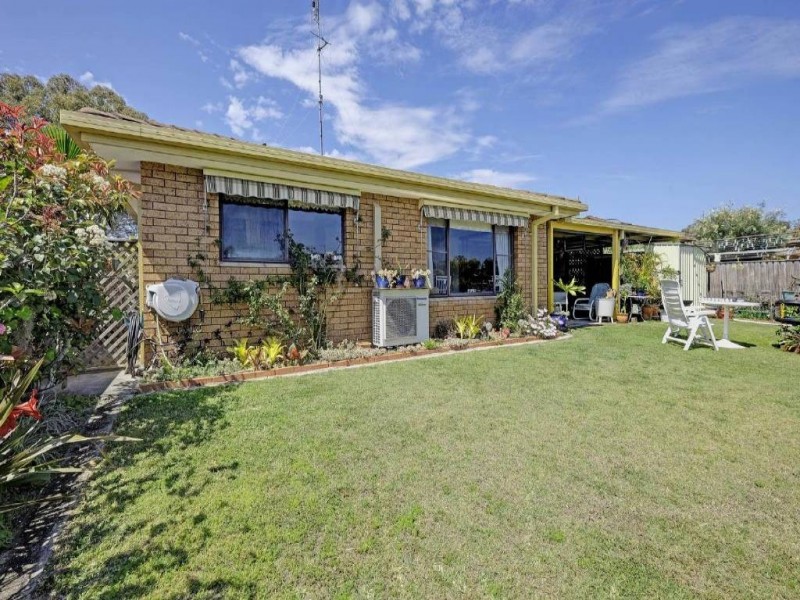 90 Elizabeth Parade, Forster NSW 2428