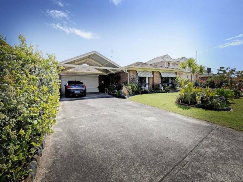 90 Elizabeth Parade, Forster NSW 2428