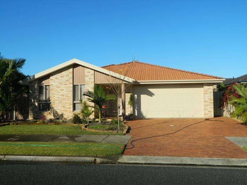 50 Grandis Drive, Tuncurry NSW 2428
