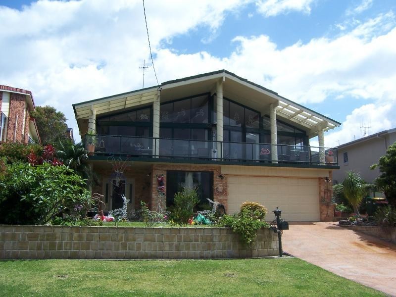 13 Colliton Parade, Forster NSW 2428
