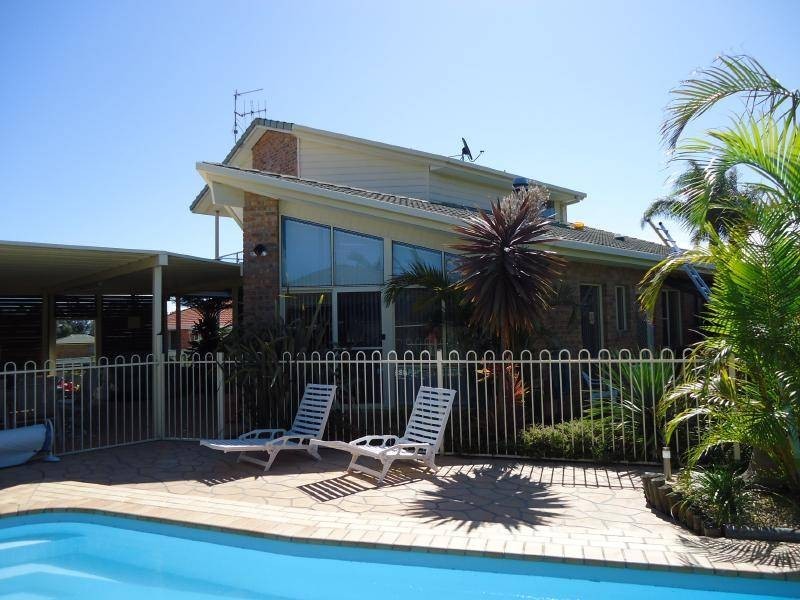 11 Greenview Place, Forster NSW 2428