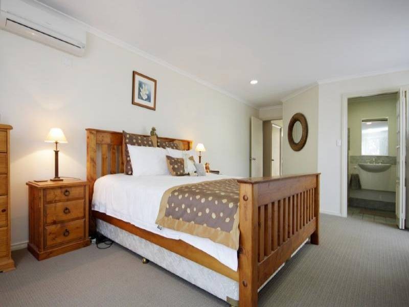 11 Riverview Place, Darawank NSW 2428