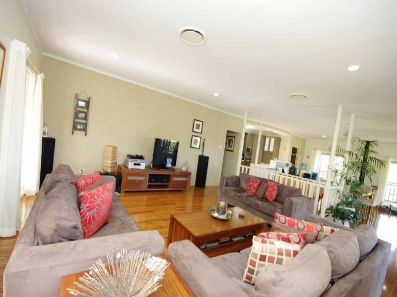 11 Riverview Place, Darawank NSW 2428