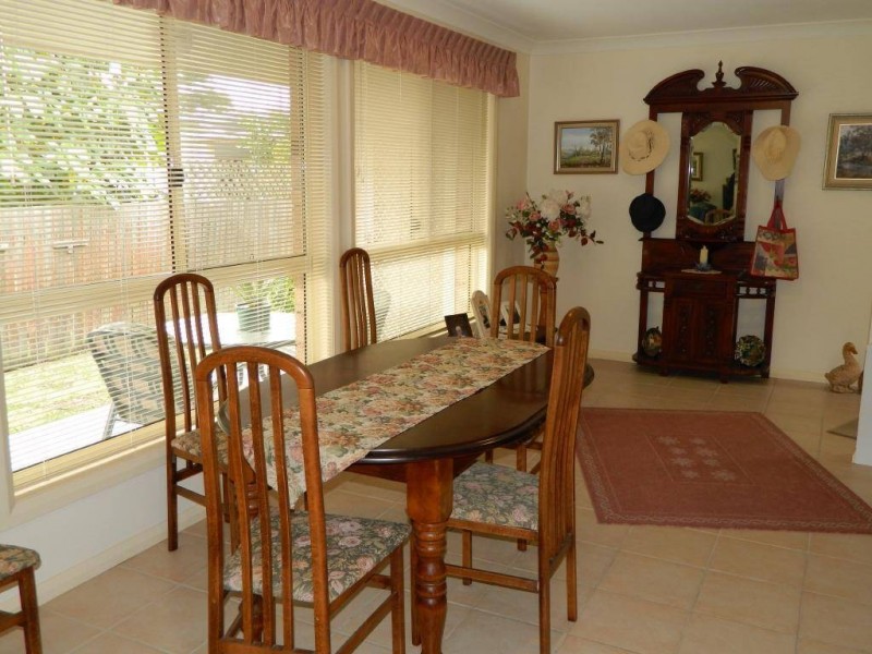 2/5 Cross Street, Forster NSW 2428