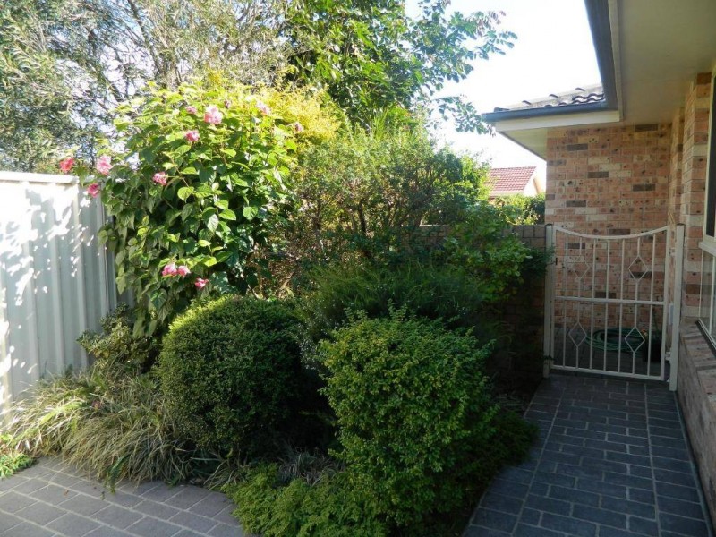 2/5 Cross Street, Forster NSW 2428