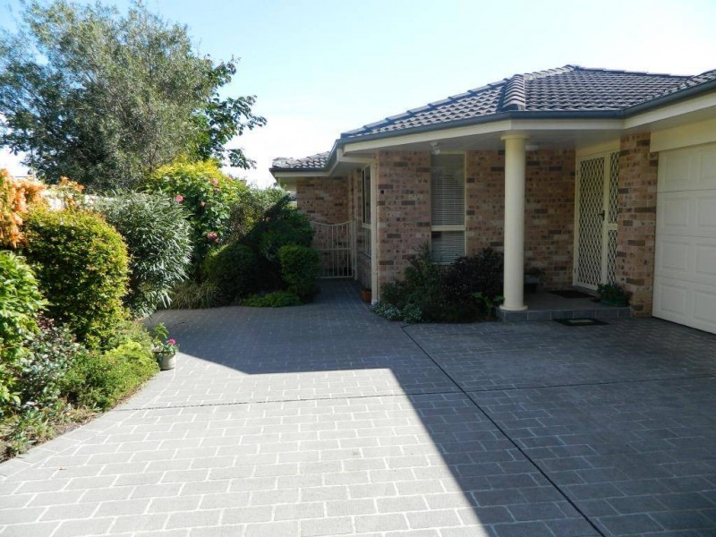 2/5 Cross Street, Forster NSW 2428