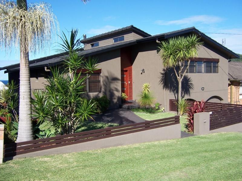 16 Lakeview Crescent, Forster NSW 2428