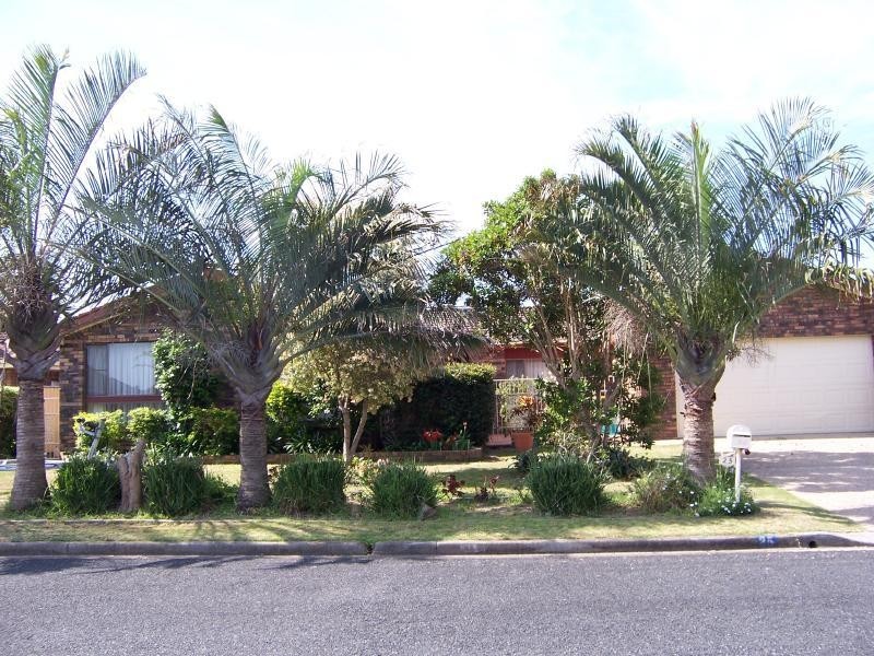 25 Wyuna Place, Forster NSW 2428