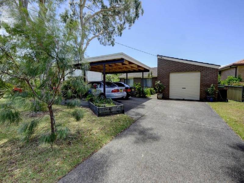 12 Greenpoint Drive, Green Point NSW 2428
