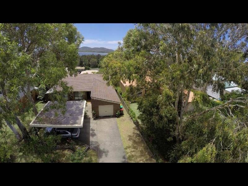12 Greenpoint Drive, Green Point NSW 2428