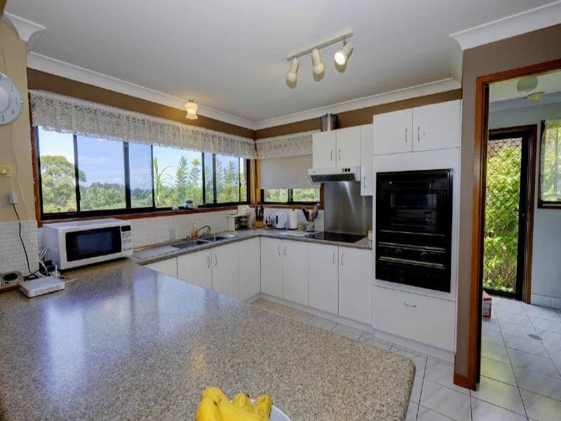 12 Greenpoint Drive, Green Point NSW 2428