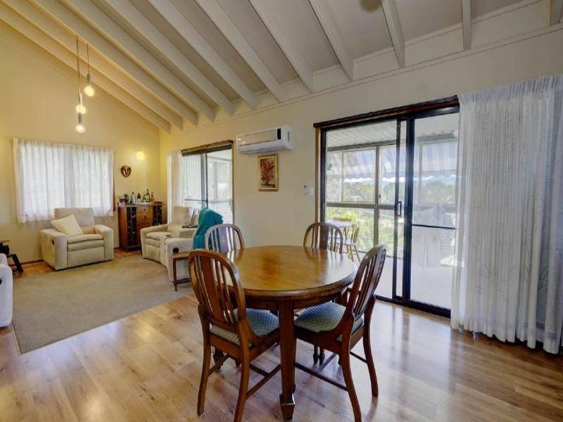 12 Greenpoint Drive, Green Point NSW 2428