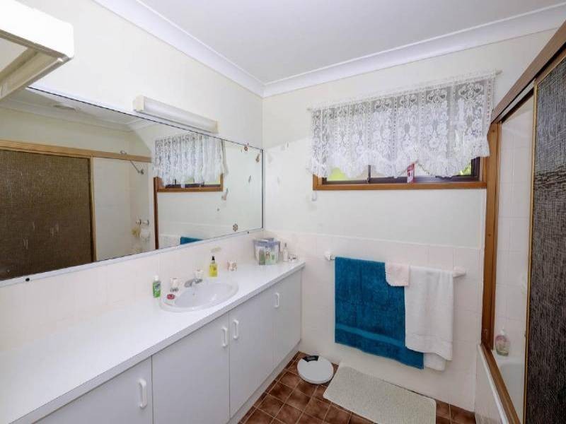 12 Greenpoint Drive, Green Point NSW 2428