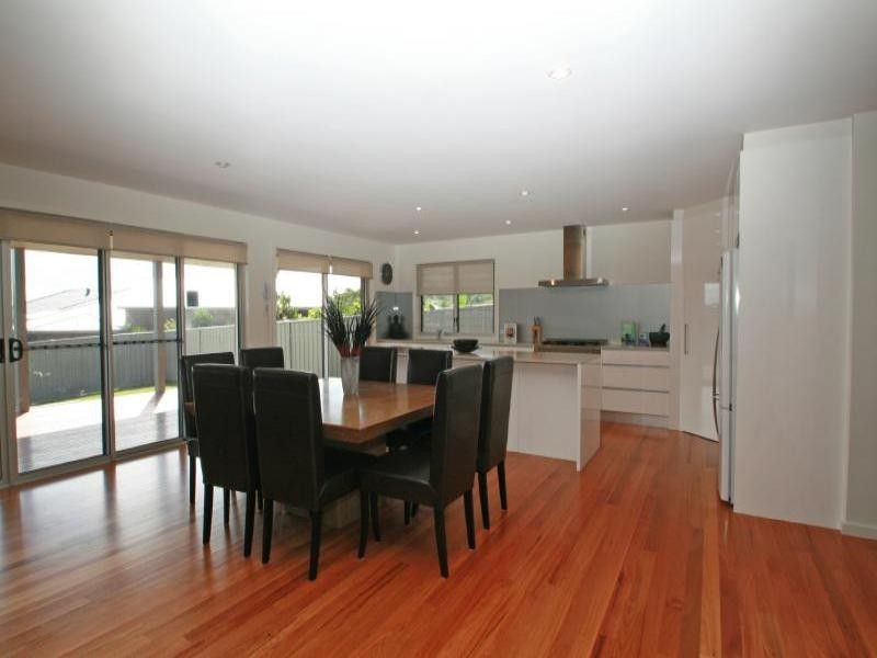 17 Isabella Parade, Forster NSW 2428