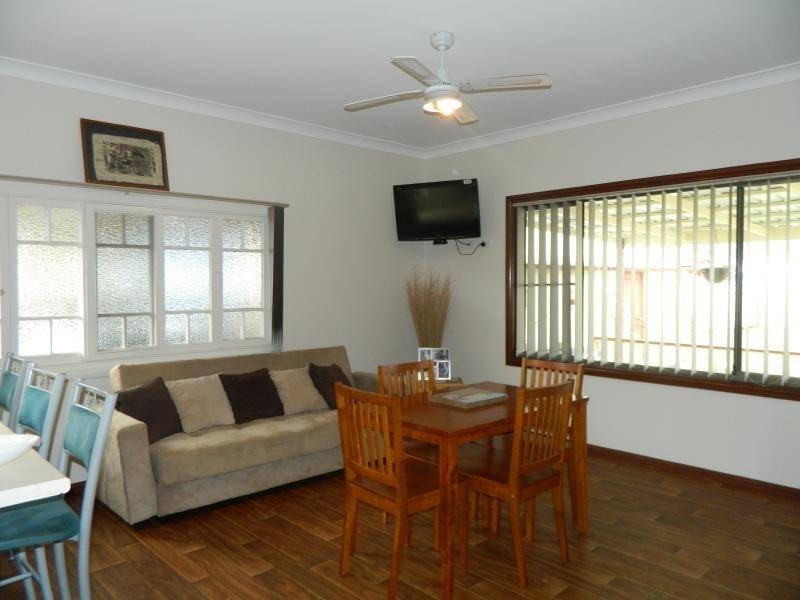 52 MacIntosh Street, Forster NSW 2428